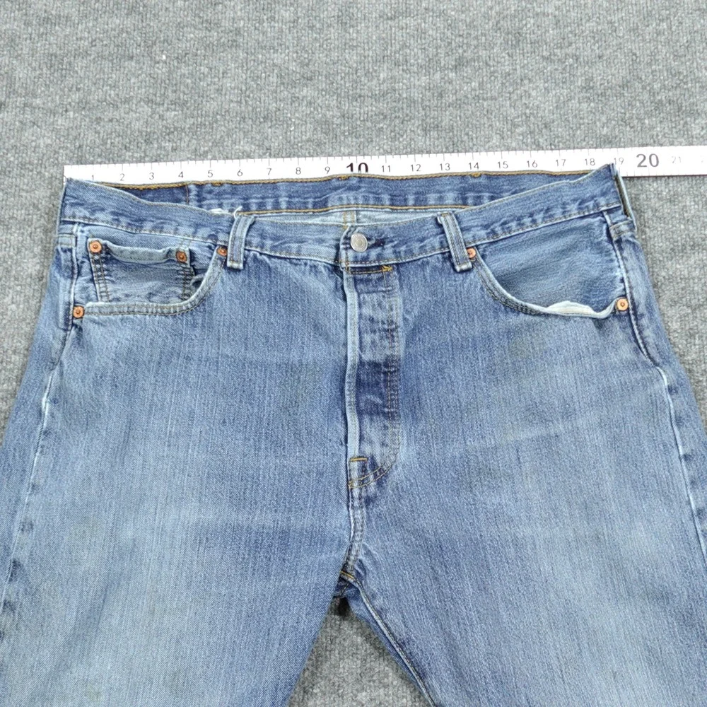 Levi's 501 Jeans Mens 38x32‎ Blue Straight Leg Button Fly Medium Wash Denim